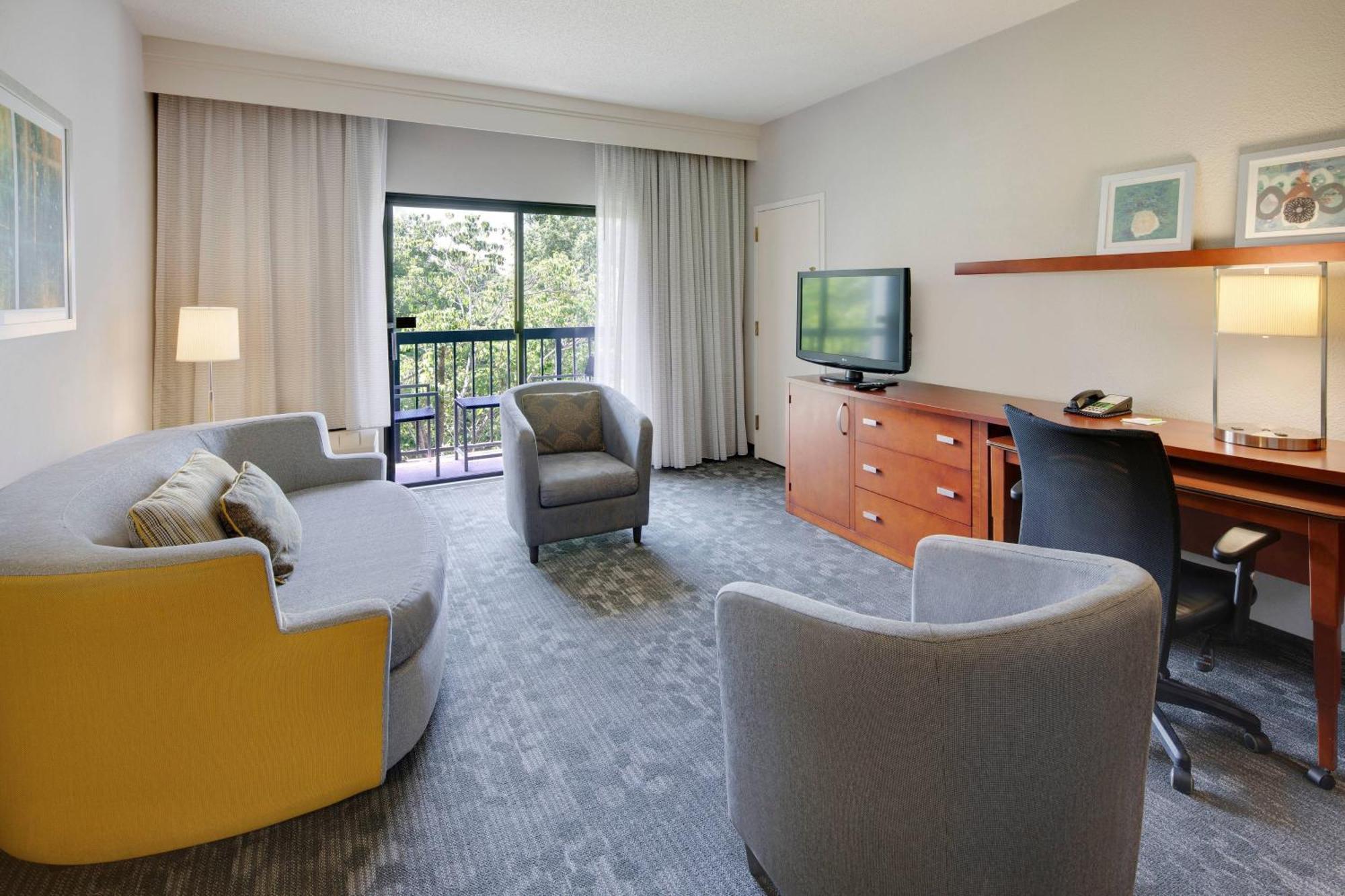 Courtyard Atlanta Norcross/Peachtree Corners Hotell Exteriör bild