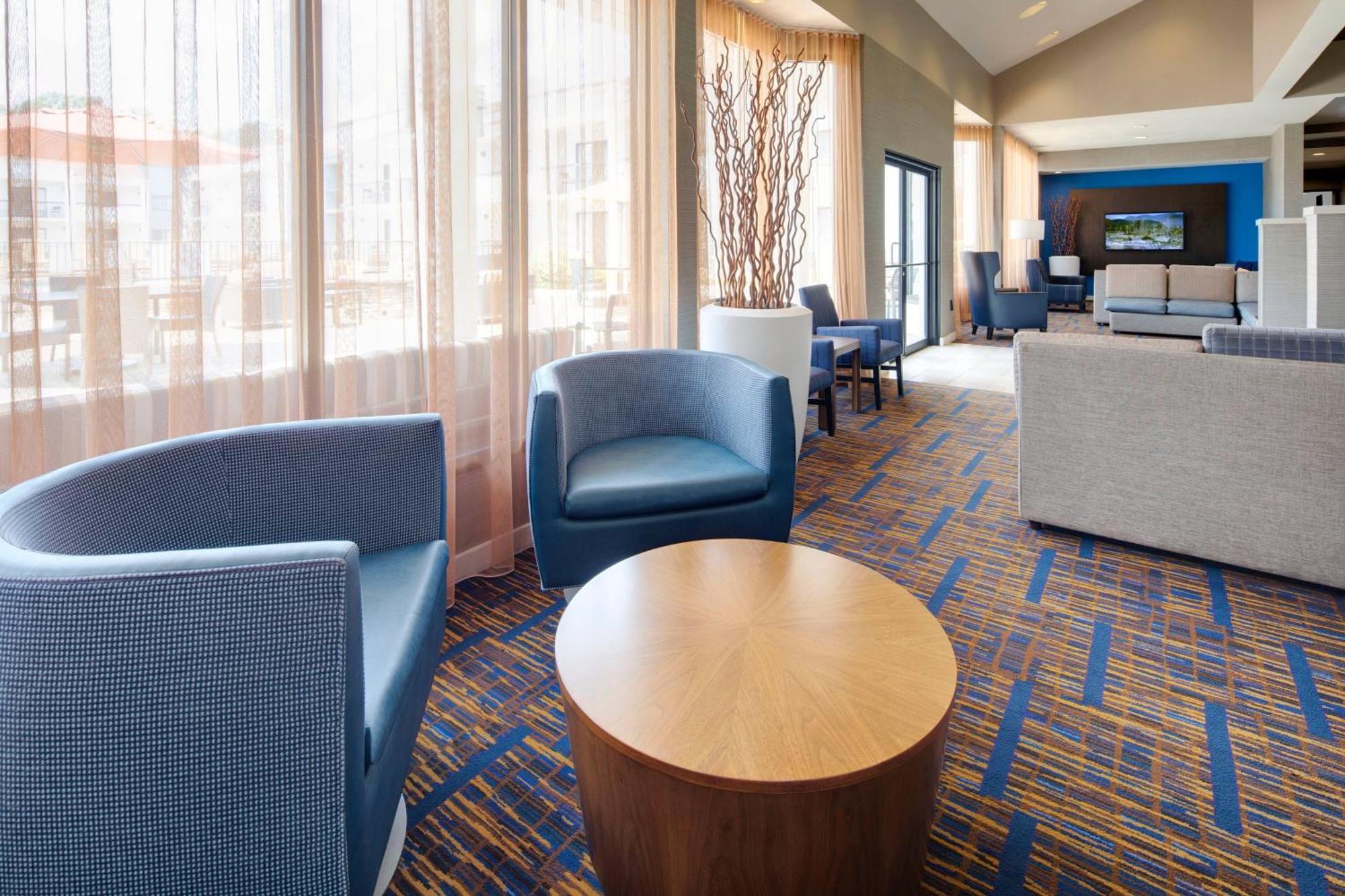 Courtyard Atlanta Norcross/Peachtree Corners Hotell Exteriör bild
